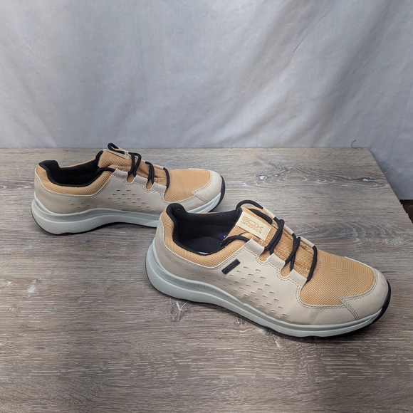Men's Beige and Black Casual Shoes - Picture 2 of 11